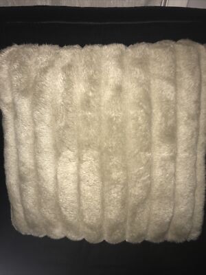 VTG Madison Park Throw Pillow Zuri Faux Mink Fur Soft Luxury 20x20 20 x 19 wintr-image