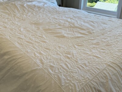 Pottery Barn duvet bed cover creme/white floral embroidered Queen/ Full 2 Pillow-image