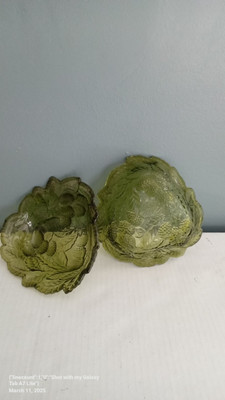 Vintage Green Glass Leaf Shaped Bowls Set of 2 Candy Nut Trinket Dishes-image