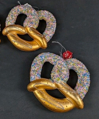 Set Of 2 Holiday Time Christmas Ornament Large 6