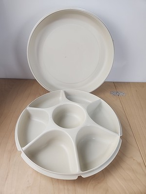 Vintage Tupperware Divided Veggie Fruit & Dip Serving Tray 1665-2 w/ Lid 1666-2-image