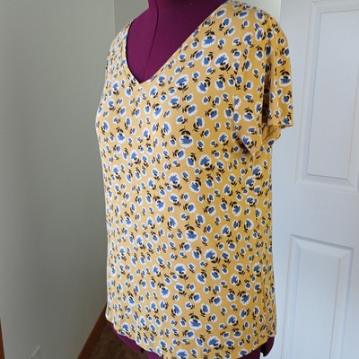 dip Classic Yellow Floral Print V-neck Tee Large blue white basic comfort rayon-image