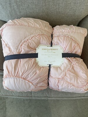 Pottery Barn Emily & Meritt Parisian Petticoat Quilt Twin  Blush NWT FREE SHIP-image
