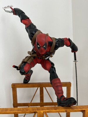Kotobukiya Marvel Now Deadpool/Wolverine: Deadpool ArtFX Statue Figure 16in tall-image