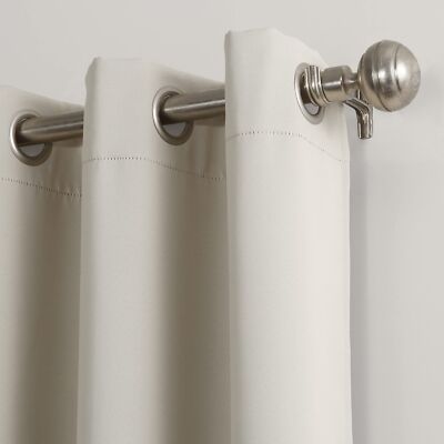 Sun Zero Soho Blackout Energy Efficient Grommet Curtain Single anel 54