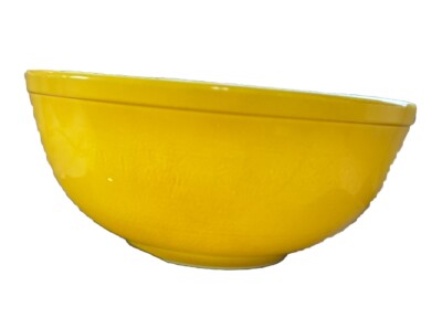 Vintage Yellow Pyrex Large 10-1/2