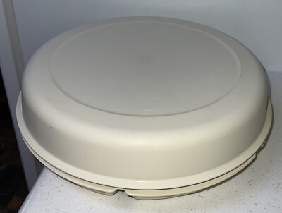 Vintage Tupperware Chip Dip Snack Serving Tray with Lid Party Veggie Tray-image