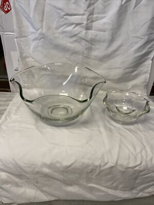 Vintage Large MCM Clear Glass Chip And Dip Set with Ruffled Wavy Edge-image