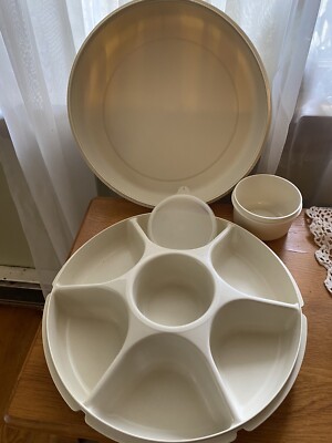 Vtg Tupperware Divided Chip 'N Dip Veggie Snack Serving Tray 1665/1667 & Lid-image