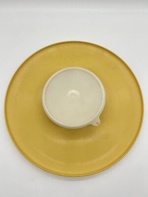 Vintage Tupperware Dip-n-Serve Chip and Dip/Veggie Server Tray Bowl and Lid 492-image