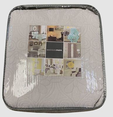 Madison Park Gray Quebec Quilted 3-Pc. Bedspread Set Size King-image