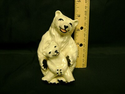 Vintage Ceramic Arts Studio Polar Bear Mom & Baby Cup Salt & Pepper Shakers Set -image