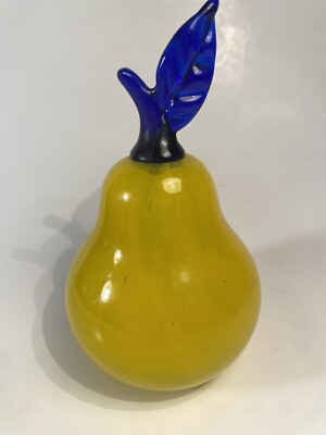 Hand Blown Yellow Pear Studio Art Glass Paperweight Artisan Fruit Unmarked. 6