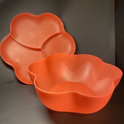 2022 Tupperware Chip n’ Dip Large Salad/Serving Bowl w/Cover- Crushed Raspberry-image