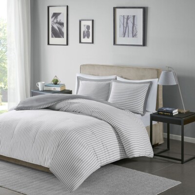Madison Park Essentials Hayden Reversible Stripe Duvet Cover Set, King (NIP)-image