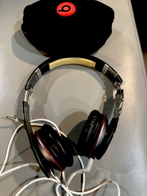 Beats Solo HD By Dr. Dre Corded, Working But Will Well For Parts-image