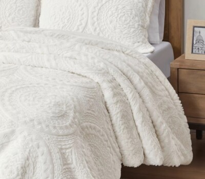 Madison Park Arya Embroidered Medallion Faux Fur Ultra Plush Comforter Set Twin-image