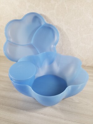 Tupperware Blue Chip n Dip Server w/ Divided Lid & 1 Dip Bowls w/ Lid #4624-image