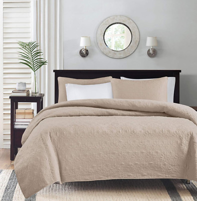 Quebec Dusty Pale Khaki 3-Piece Quilted King Coverlet Set—For King or Cal King B-image