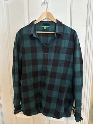 Dip green and black flannel shirt size large made in India-image