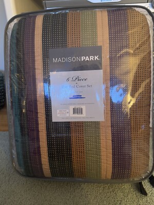 NIP Madison Park Quilted Daybed Cover & 3 Pillow Shams Multi-Color Stripes-image