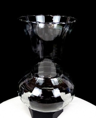 STUDIO ART GLASS THIN BLOWN THISTLE SHAPED PANELED 8 5/8