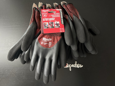 Milwaukee XL Red Latex Level 3 Cut Resistant Insulated Winter Dipped Work Gloves-image