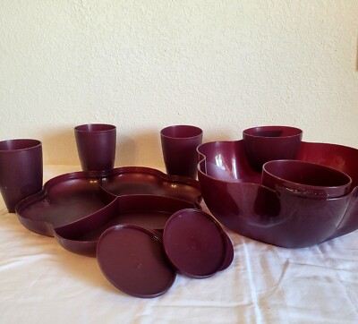 Tupperware Chip-N-Dip Bowl Set Large Divided Tray Lid + 3 extra Cups-image