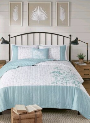 madison Park Embroidered Floral Blue/White 4 Pcs Coverlet Set Full/ Queen Size -image