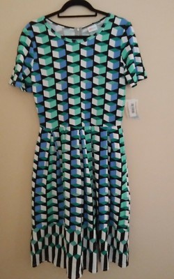 BUTTERY SOFT LULAROE   SIZE X LARGE  BLACK BACKGROUND, DIPPED AMELIA-image