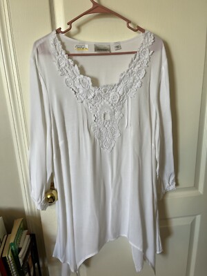 Avenue Beautiful White Top With Dipped Sides 14/16 L XL-image