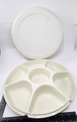 VINTAGE TUPPERWARE DIVIDED VEGETABLE RELISH CHIP AND DIP SERVING TRAY AND LID -image