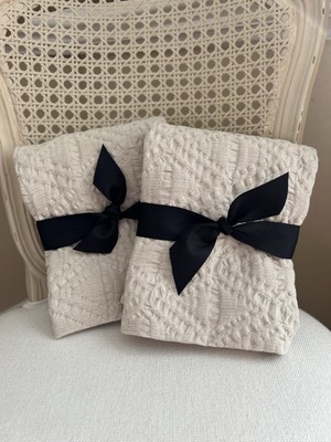 Pottery Barn Diamond Matelasse STANDARD Shams (2) Oatmeal PRE-OWNED -image