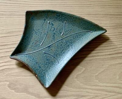Hank Goodman Mid-Century leaf shaped dish Green-image