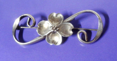 Vintage STUART NYE studio STERLING SILVER DOGWOOD BROOCH - HAND WROUGHT - 2 1/8