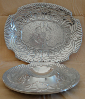 LOT 2 - Wilton Armetale ACANTHUS ACCENT Large Serving Platter + Round Dip Tray-image