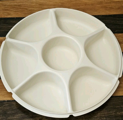 TUPPERWARE Serving Center 6-Part Divided Party Veggie Snack & Dip Tray 1665 1667-image