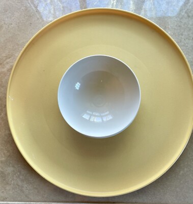 Vintage Tupperware Dip-n-Serve Chip and Dip/Veggie Server Tray Bowl and Lid-image