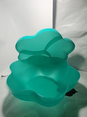 Tupperware Large 2-Piece Chip-n-Dip Bowl with Divided Lid #4624~4625 - Green-image