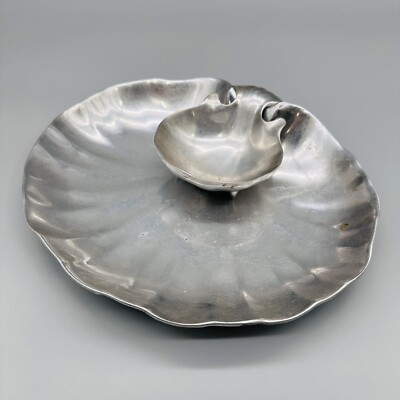 The Wilton Co Armetale RWP -Hors d'oeures / Chip Dip Tray, Clamshell Pewter Bowl-image