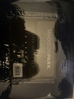 King Size Satin Sheet Set/ Navy. Unopened -image