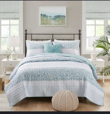 Madison Park 4 Piece Seersucker Quilt Set With Throw Pillow, Shams King/Cal King-image