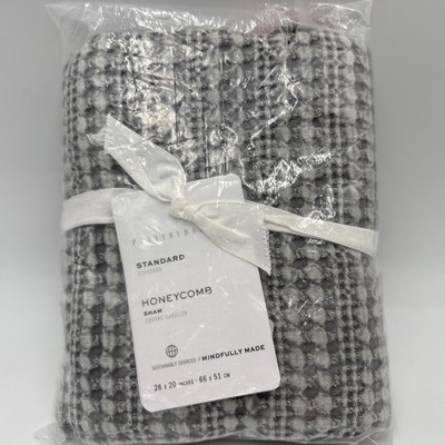 Pottery Barn Honeycomb Cotton Gray Standard Pillow Sham / R4A3D-image