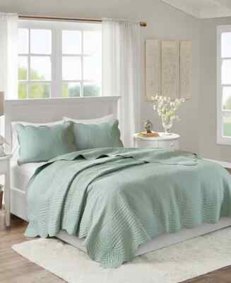 Madison Park Tuscany Reversible Scalloped Edge King/Cal King Quilt Set Seafoam-image