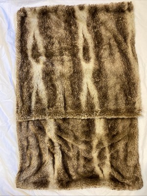 Set 2 Pottery Barn brown faux fur pillow cover 26”x26” Brown 1525976 used Read-image