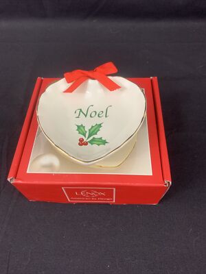 Lenox Holiday Sentiment Heart Shaped Dish Holly Candy Trinket-image