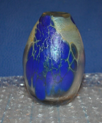 1980 Signed Maytum Studios ART GLASS EGG Blue Iridescent Vase Oil Lamp 3.75-image