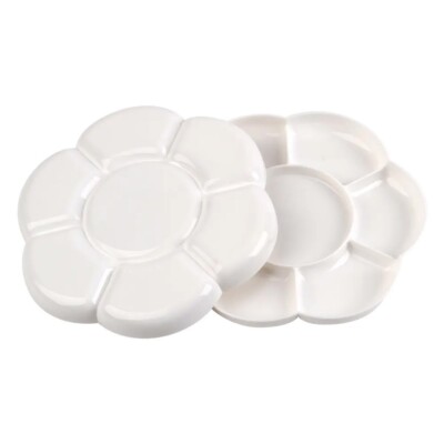 Studio 22 Plastic Daisy Shaped Paint Mixing Palette, Pack of 2-image