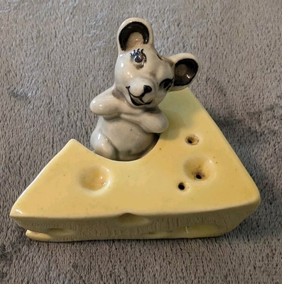 Vintage Ceramic Arts Studio Mouse Cheese Salt & Pepper Shakers Set Novelty-image