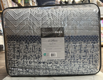 Madison Park Rhapsody 6 Piece Reversible Jacquard Quilt Set with Throw Pillows-image